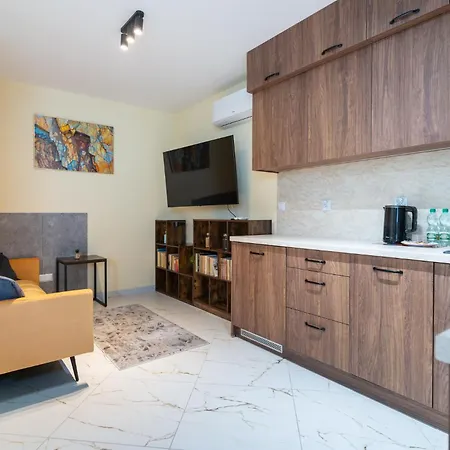 Chopina Cosy By Bookinghost *