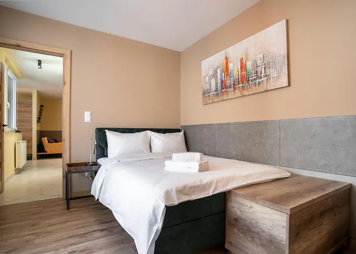 Chopina Cosy By Bookinghost *